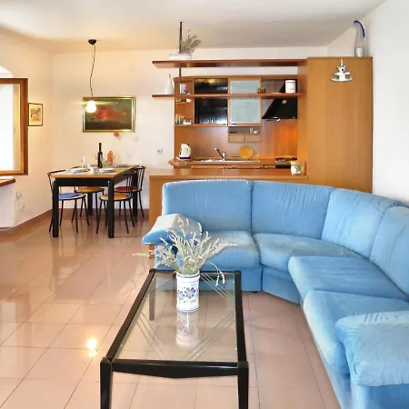 Apartment Lili - Rac139 By Interhome